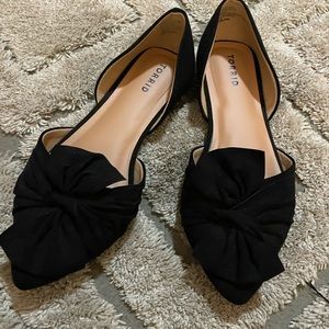 Super cute suede flats